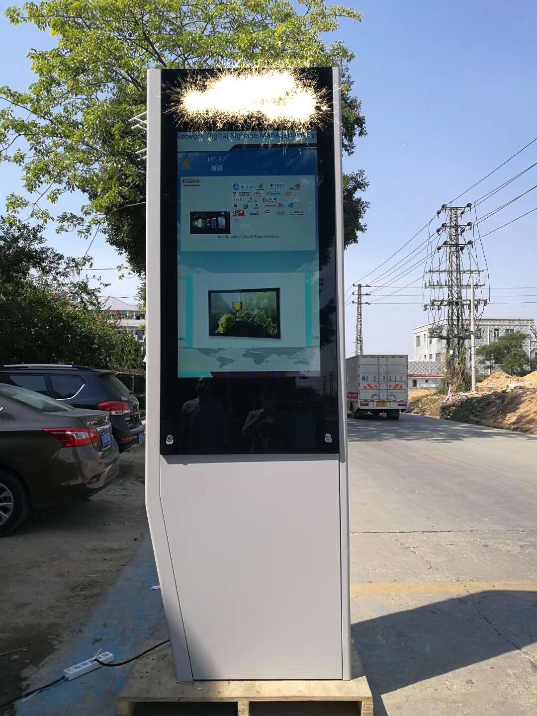 优质的户外广告机在信息发布时需具备的功能详解